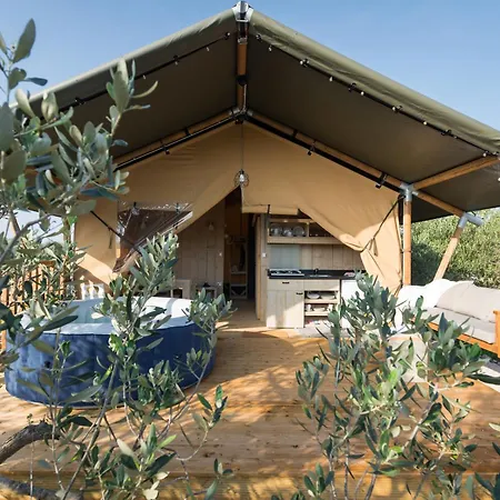 Adriatic Heritage Glamping No1 With Jacuzzi Maslinica
