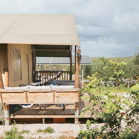 Luxury tent Adriatic Heritage Glamping No1 With Jacuzzi *