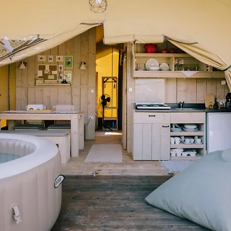 Розкішний намет Adriatic Heritage Glamping No1 With Jacuzzi Масліница
