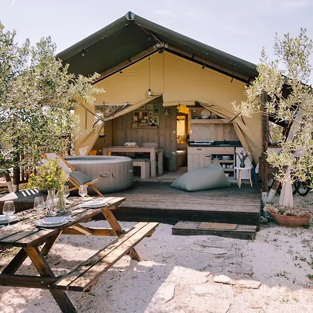 Adriatic Heritage Glamping No1 With Jacuzzi Glamping Maslinica