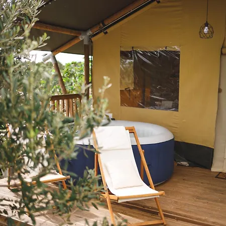 Campismo de Luxo Adriatic Heritage Glamping No1 With Jacuzzi