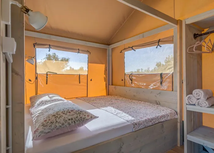 Adriatic Heritage Glamping No1 With Jacuzzi 럭셔리텐트 *