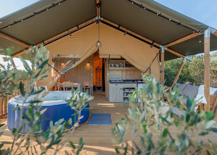 Adriatic Heritage Glamping No1 With Jacuzzi 럭셔리텐트